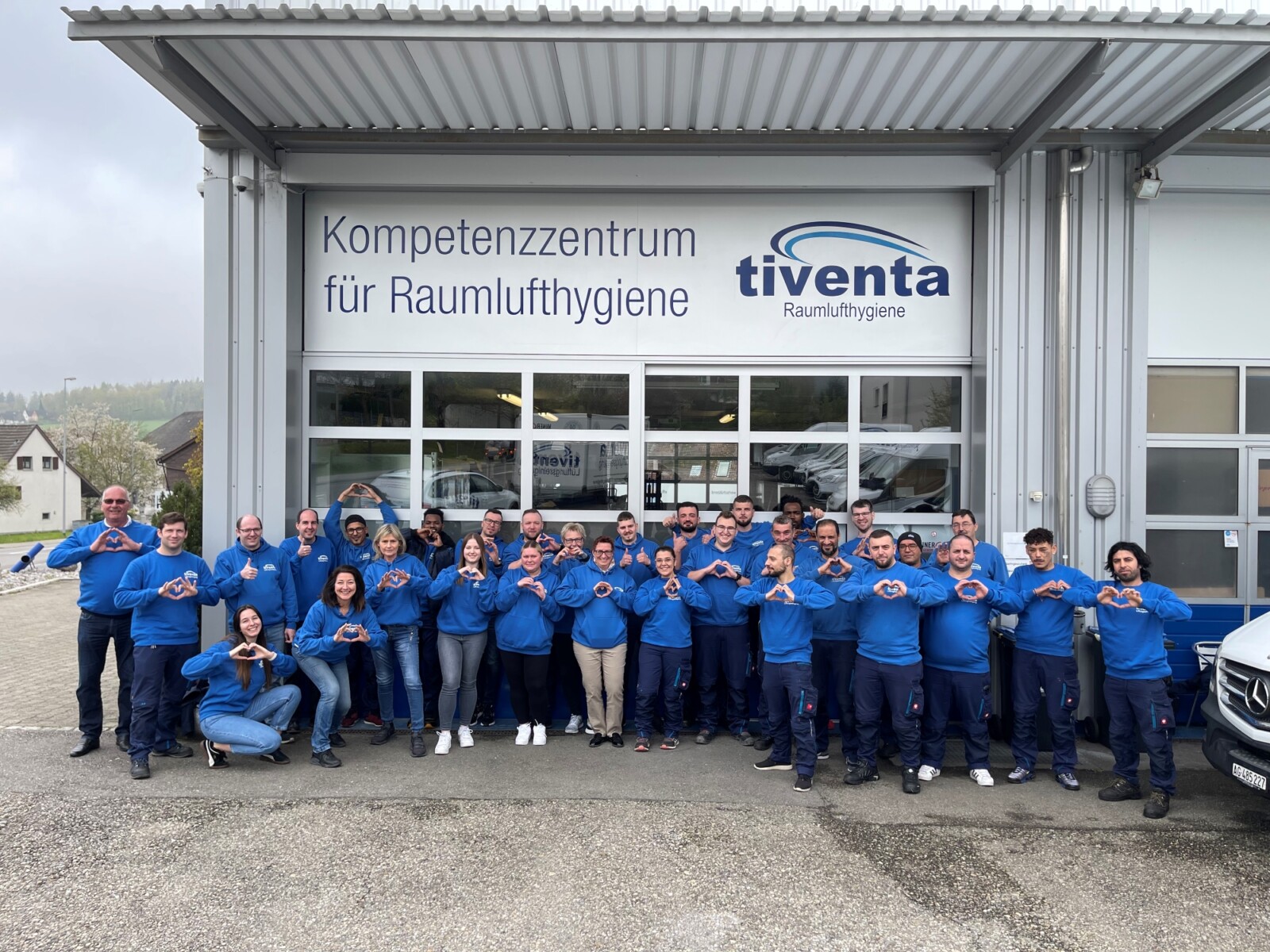 Das Team von tiventa. Wir sind Ihre Experten für Lüftungsreinigung in der Schweiz.